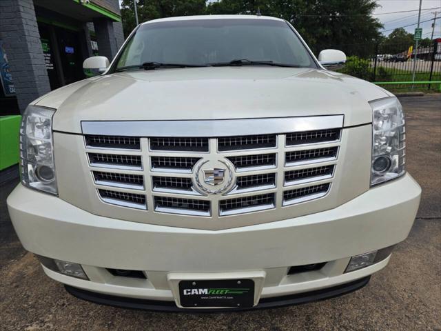 used 2009 Cadillac Escalade car, priced at $16,799