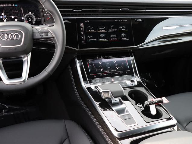 new 2025 Audi Q7 car, priced at $69,530