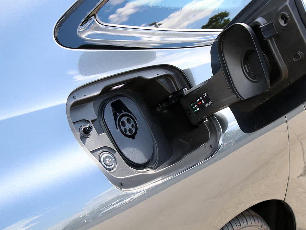 new 2025 Audi S6 e-tron car, priced at $88,885