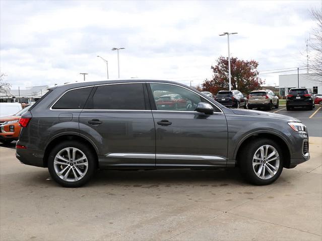 new 2025 Audi Q7 car, priced at $75,890