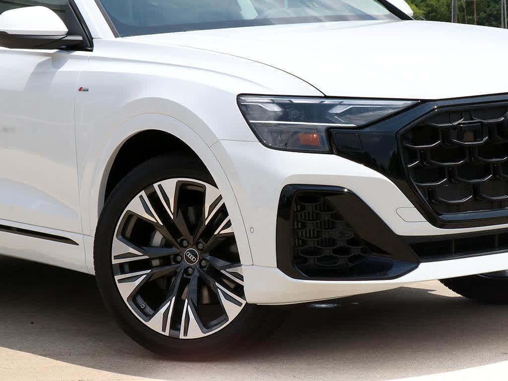 new 2025 Audi Q8 car, priced at $84,555
