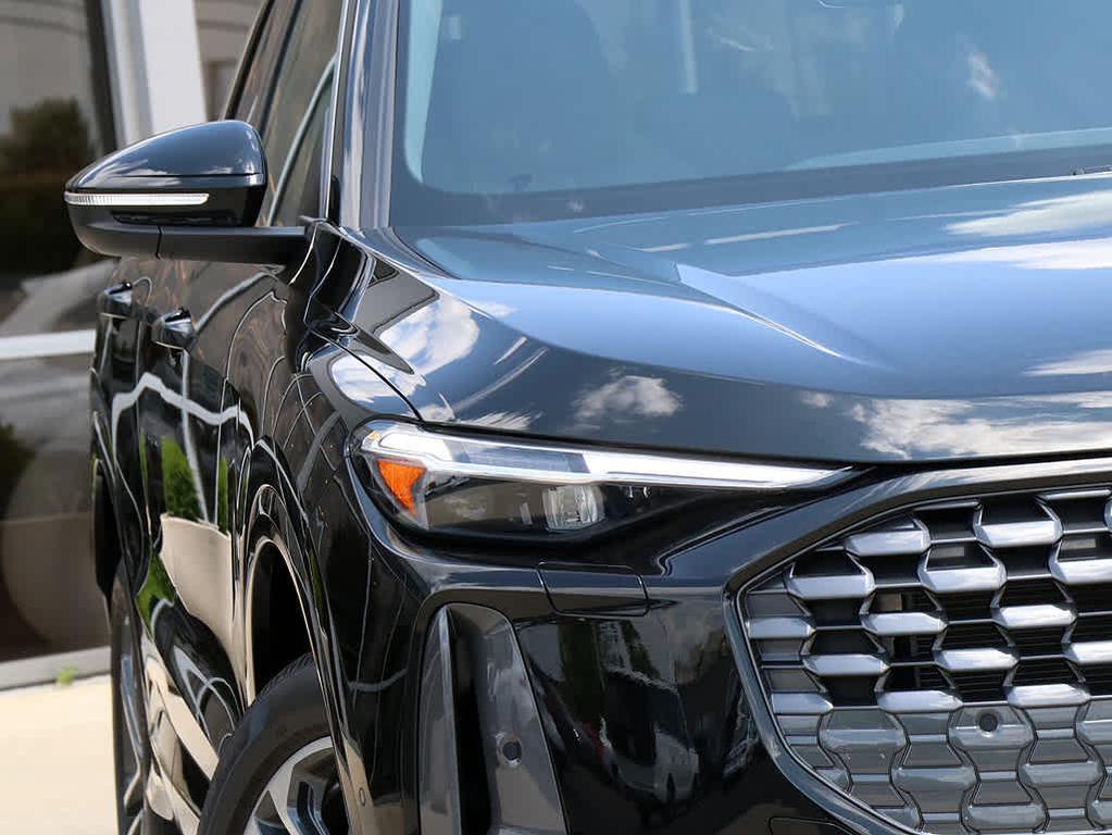 new 2025 Audi Q5 car, priced at $57,648