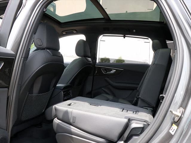 new 2025 Audi Q7 car, priced at $77,750