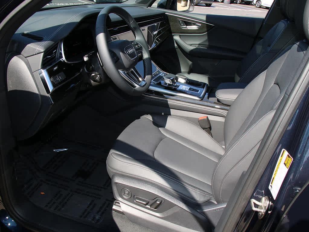 new 2025 Audi Q7 car, priced at $67,113