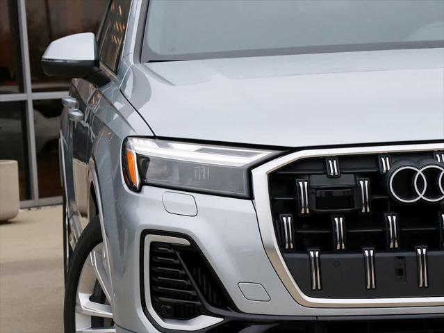 new 2025 Audi Q7 car, priced at $75,740