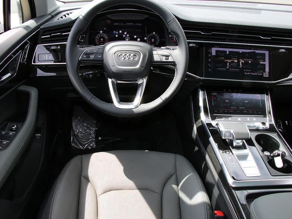 new 2025 Audi Q7 car, priced at $72,656