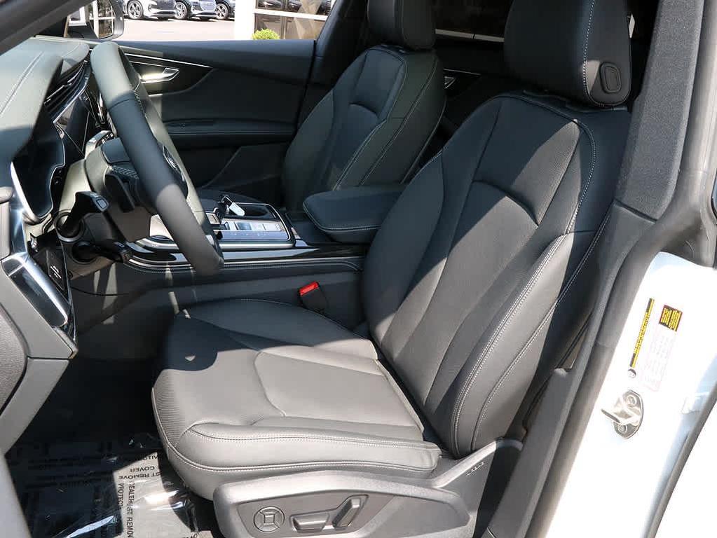 new 2025 Audi Q8 car, priced at $86,935