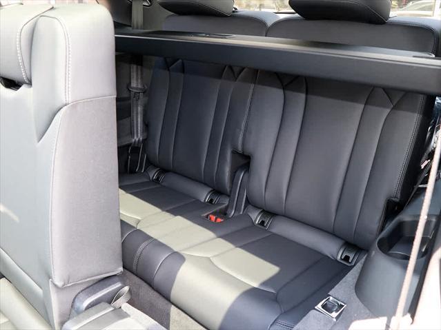 new 2025 Audi Q7 car, priced at $77,450