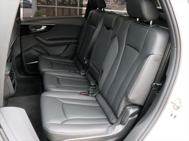 new 2025 Audi Q7 car, priced at $77,450