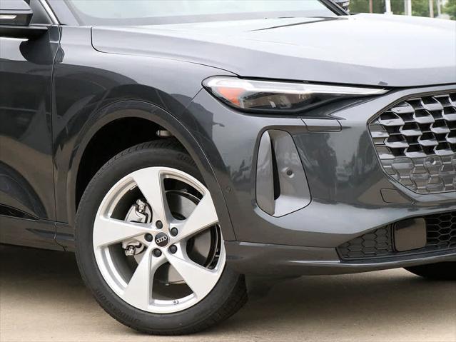 new 2025 Audi Q5 car, priced at $61,300