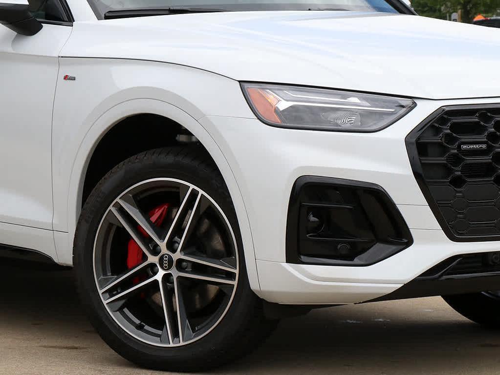 new 2025 Audi Q5 car, priced at $69,475