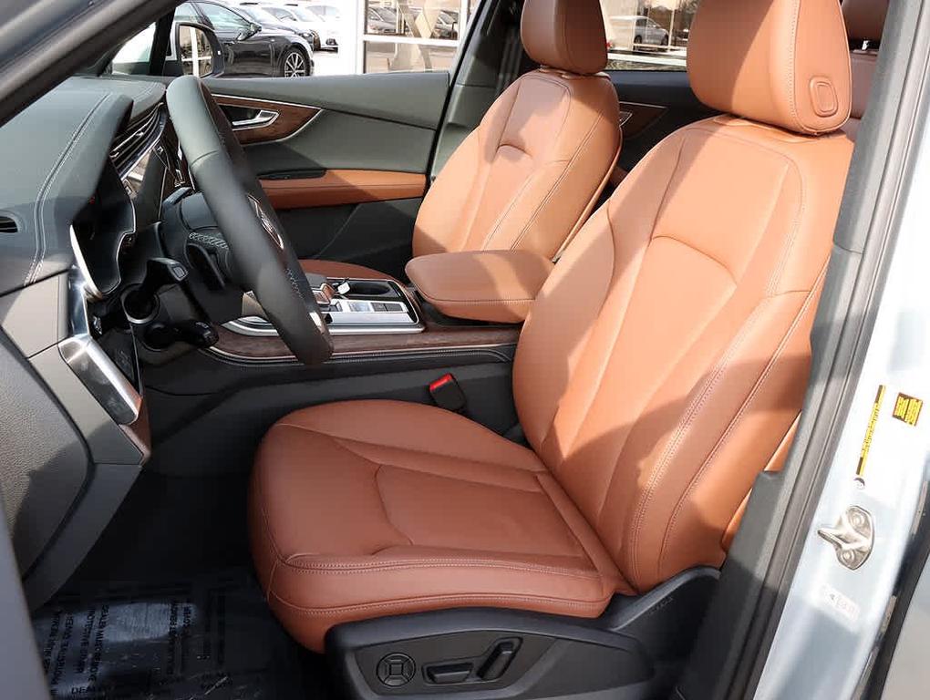 new 2025 Audi Q7 car, priced at $75,530