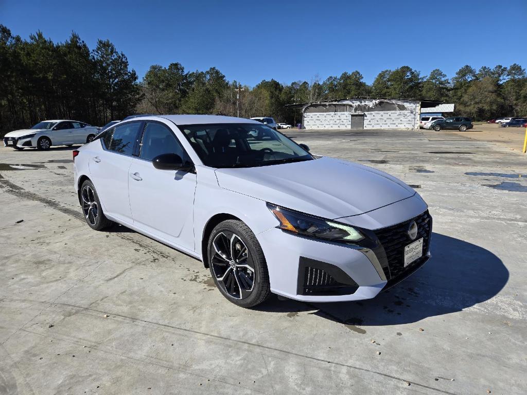 new 2025 Nissan Altima car, priced at $31,300