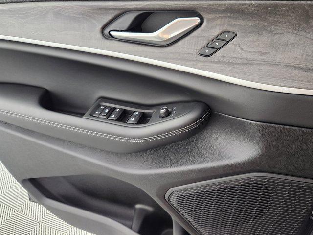 used 2025 Jeep Grand Cherokee L car, priced at $43,552