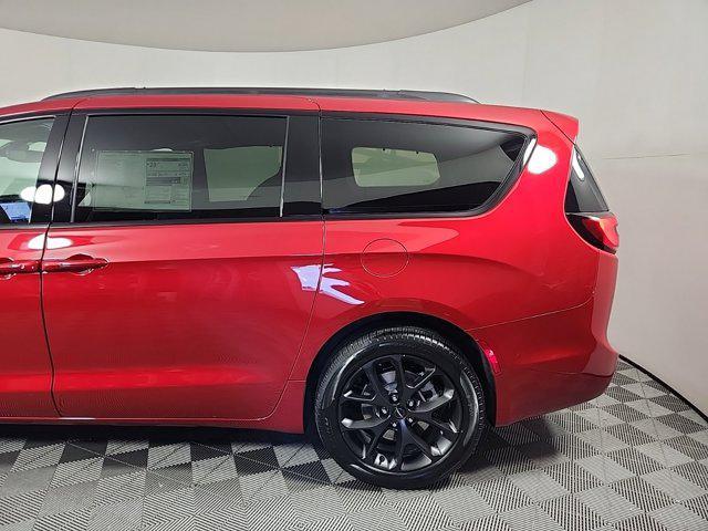 new 2025 Chrysler Pacifica car, priced at $54,580