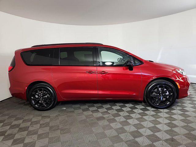 new 2025 Chrysler Pacifica car, priced at $54,580