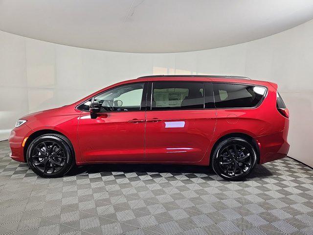 new 2025 Chrysler Pacifica car, priced at $54,580