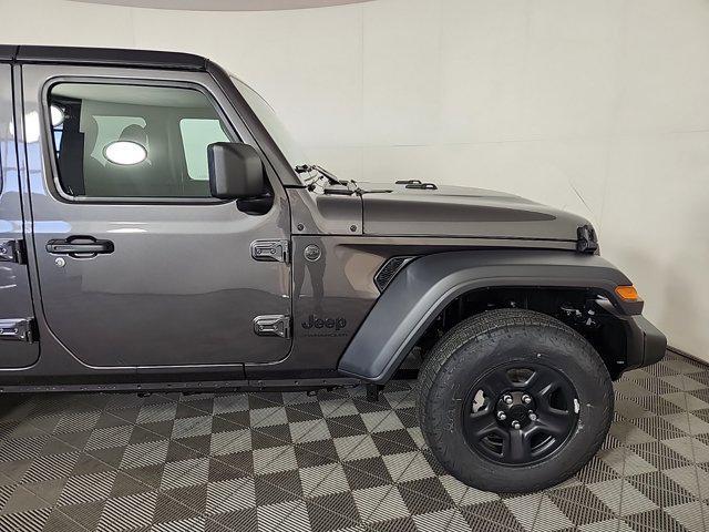 new 2025 Jeep Wrangler car, priced at $43,015