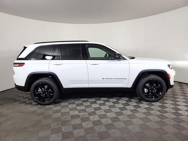 new 2025 Jeep Grand Cherokee car, priced at $55,860