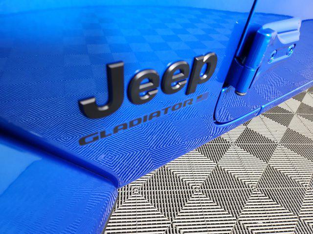 new 2025 Jeep Gladiator car, priced at $47,398