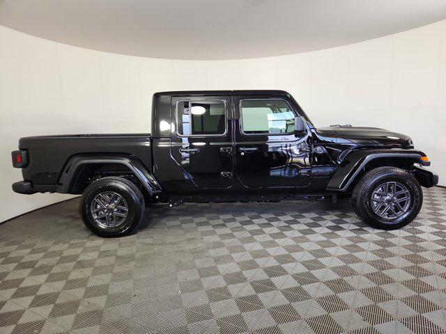 new 2025 Jeep Gladiator car, priced at $51,825