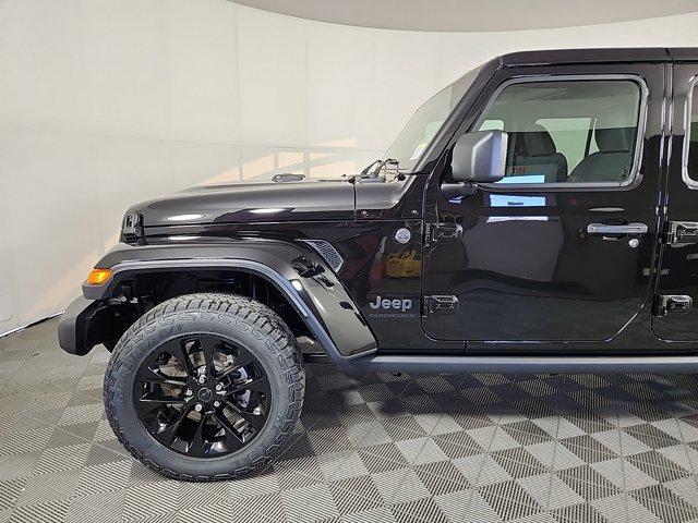 new 2025 Jeep Gladiator car, priced at $43,180