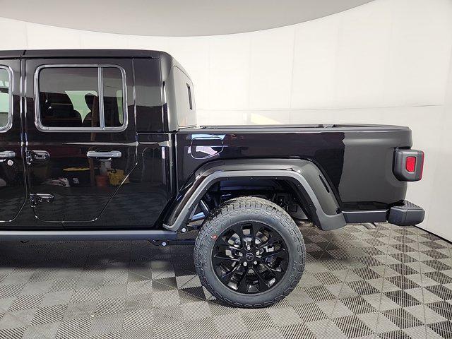 new 2025 Jeep Gladiator car, priced at $43,180