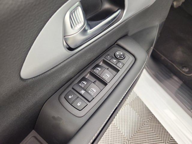 new 2025 Chrysler Pacifica Hybrid car, priced at $53,256
