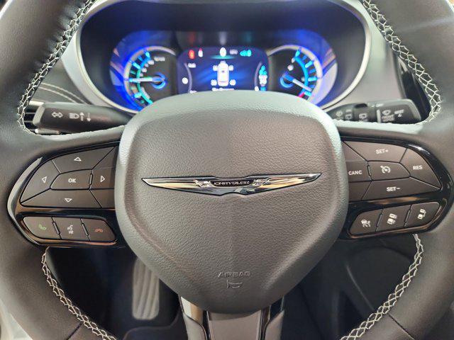 new 2025 Chrysler Pacifica Hybrid car, priced at $53,256