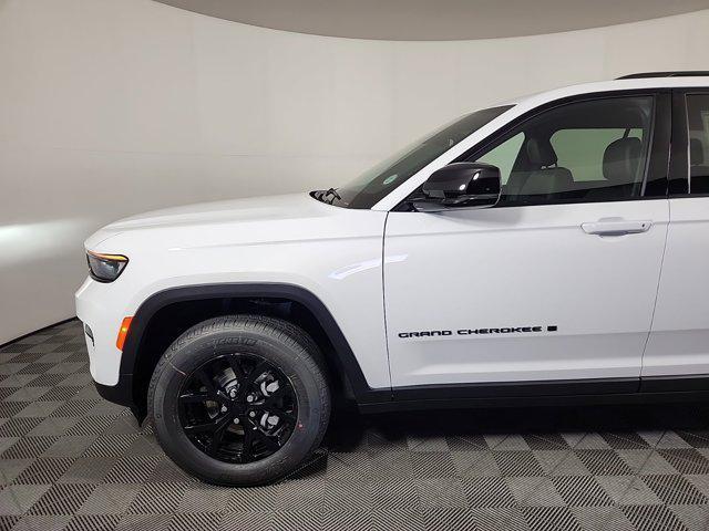 new 2025 Jeep Grand Cherokee car, priced at $44,430