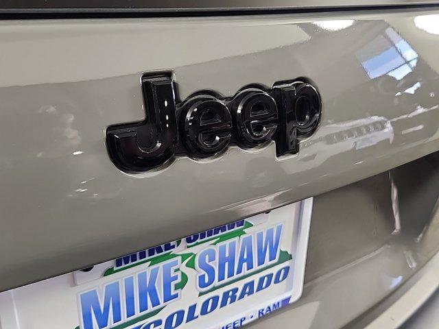 new 2023 Jeep Cherokee car, priced at $33,000