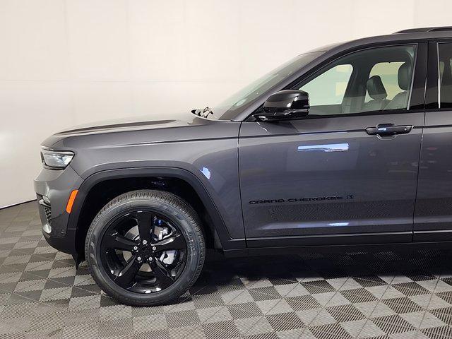 new 2025 Jeep Grand Cherokee car, priced at $56,455