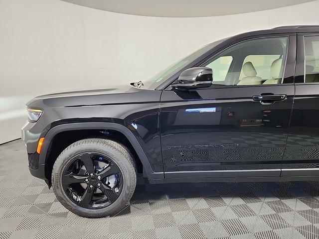 new 2025 Jeep Grand Cherokee car, priced at $51,015