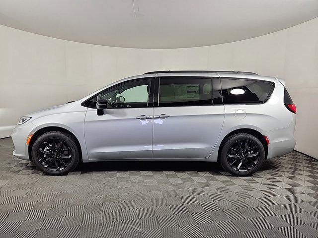 new 2024 Chrysler Pacifica car, priced at $41,511