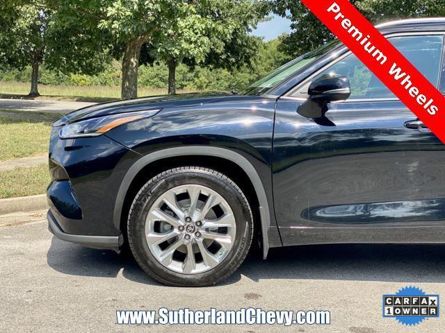 used 2021 Toyota Highlander car, priced at $32,398