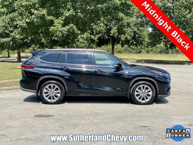 used 2021 Toyota Highlander car, priced at $32,398