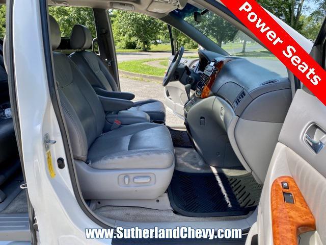used 2007 Toyota Sienna car, priced at $3,988