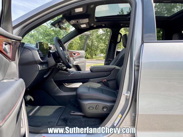 new 2025 Chevrolet Traverse car