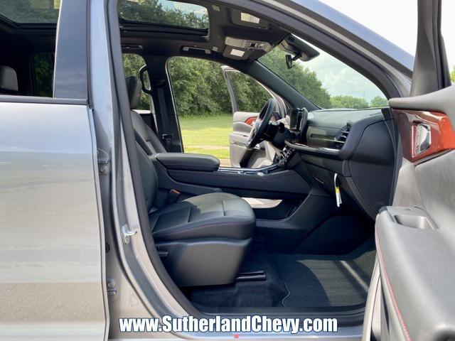 new 2025 Chevrolet Traverse car