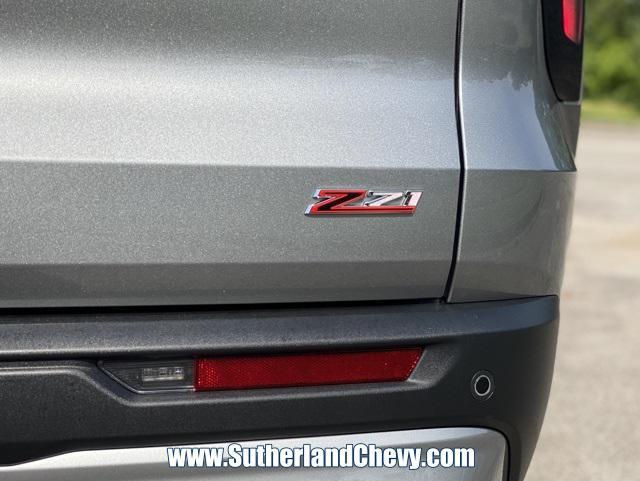 new 2025 Chevrolet Traverse car