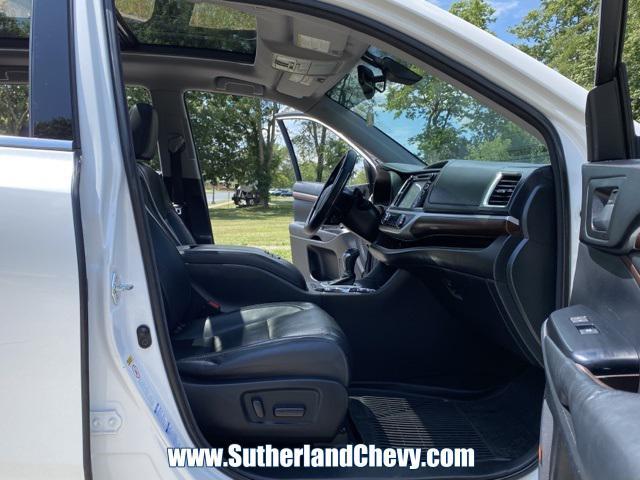 used 2015 Toyota Highlander car, priced at $15,698