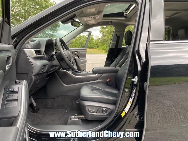 used 2022 Toyota Highlander Hybrid car, priced at $37,568