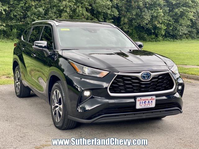 used 2022 Toyota Highlander Hybrid car, priced at $37,568