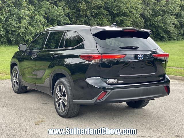 used 2022 Toyota Highlander Hybrid car, priced at $37,568