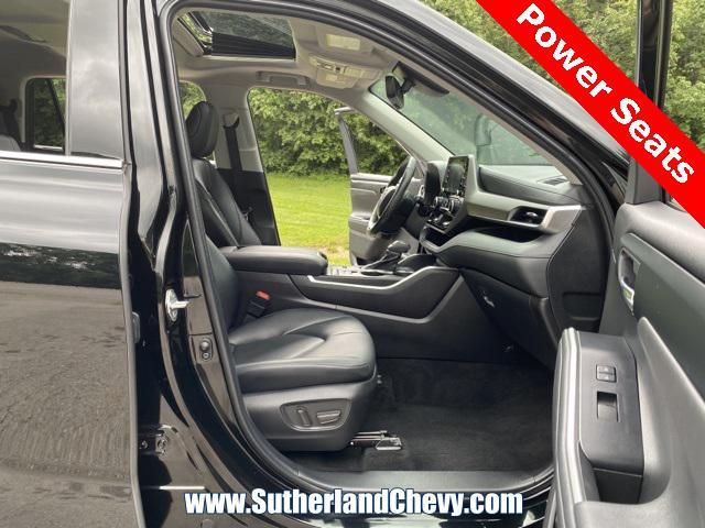 used 2022 Toyota Highlander Hybrid car, priced at $37,988