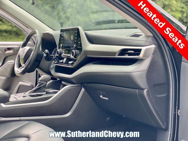 used 2022 Toyota Highlander Hybrid car, priced at $37,988