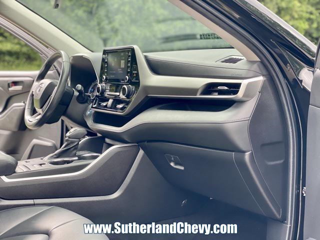used 2022 Toyota Highlander Hybrid car, priced at $37,568