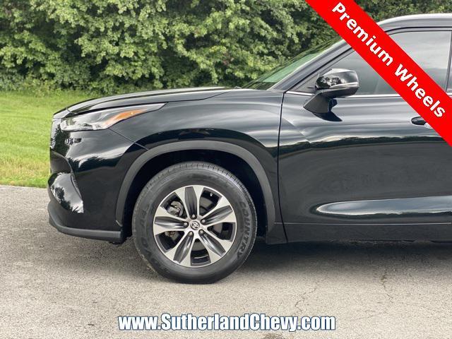 used 2022 Toyota Highlander Hybrid car, priced at $37,988