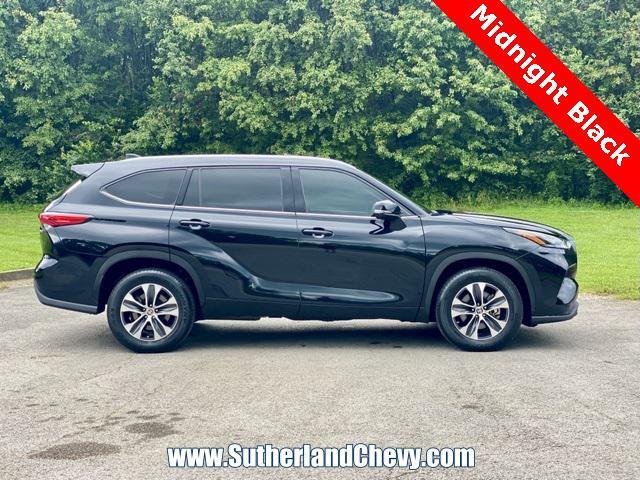 used 2022 Toyota Highlander Hybrid car, priced at $37,988