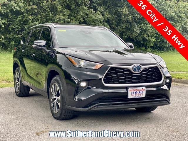 used 2022 Toyota Highlander Hybrid car, priced at $37,988